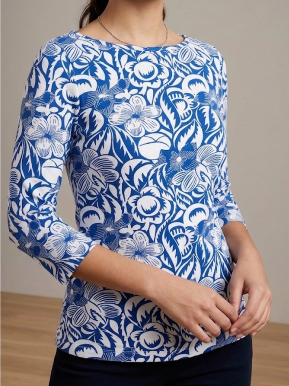 Talbots 100% Cotton Blue and White Floral Women’s 3/4 Sleeve Neck Blouse Size M